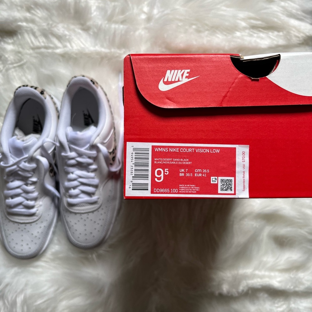 Nike Women’s Court Vision Sneakers 9.5 White